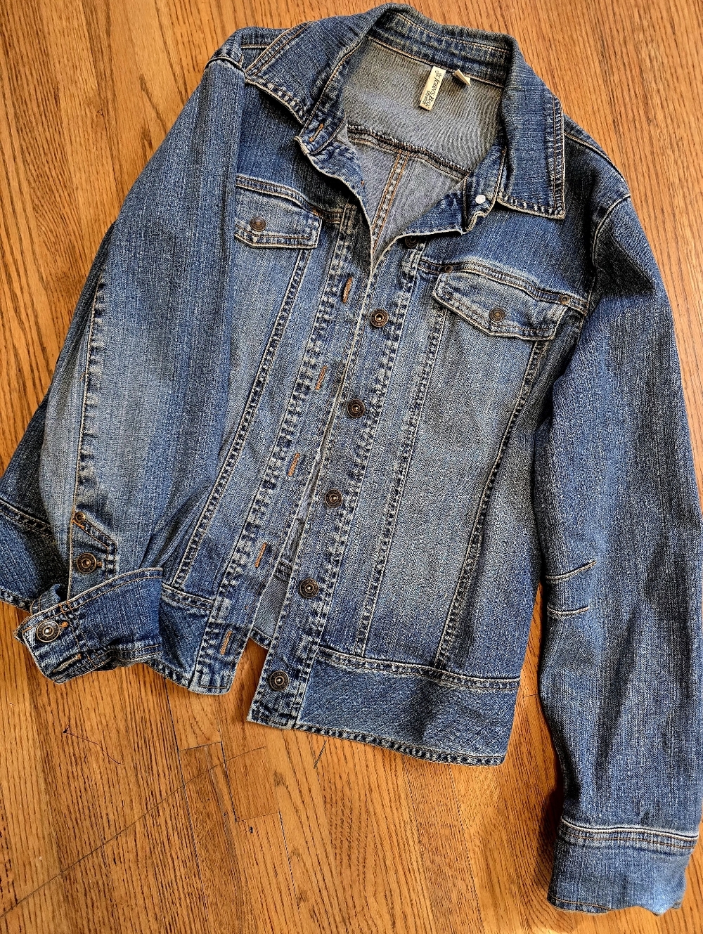 Stretchy Denim Blue Jean Jacket, Pockets, Button Up Sleeves, Large, 2% Spandex - Picture 2 of 6